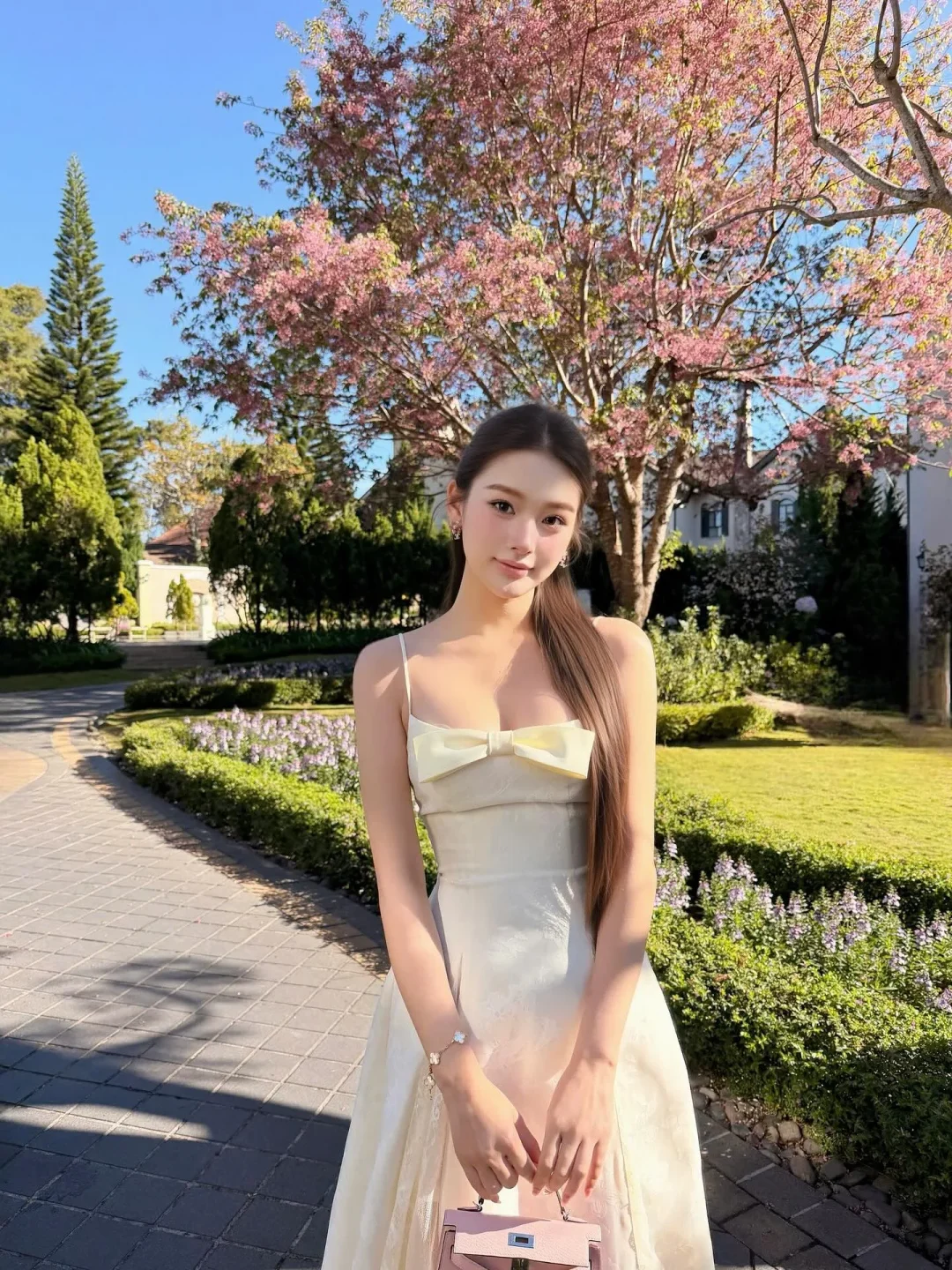 Photo 3 of Váy maxi lụa kem Chou Chou