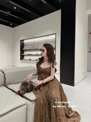 Ảnh 1 của Váy maxi lụa nâu xếp tầng size M