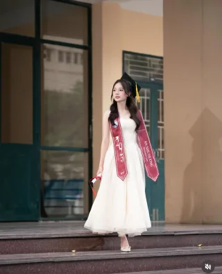 Ảnh 1 của Váy midi trắng voan Tiela M125