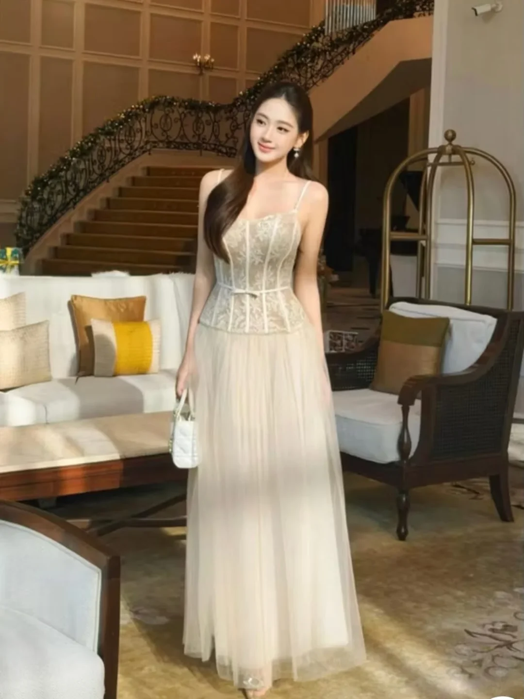 Ảnh 1 của Váy dạ hội corset ren kem size M