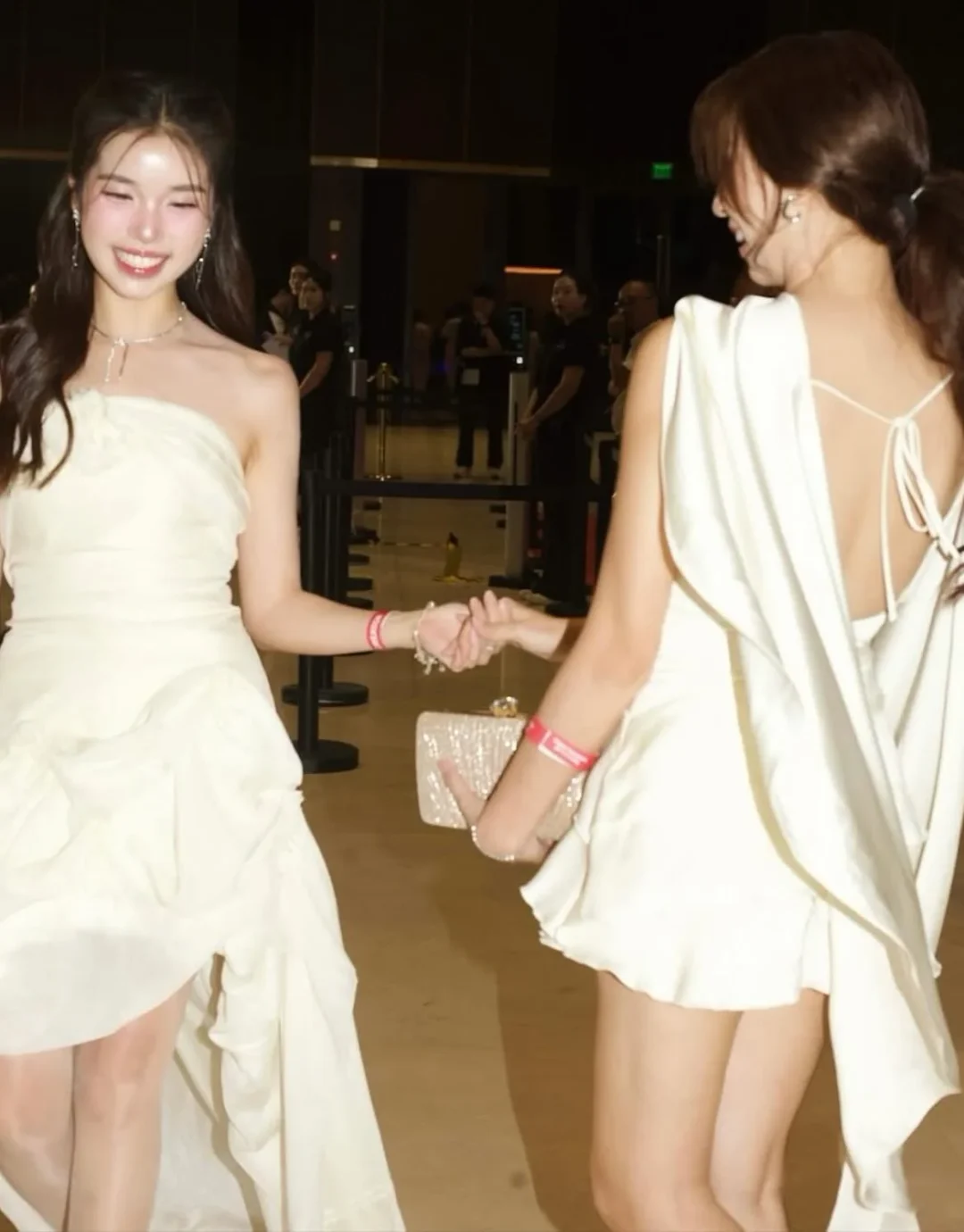 Ảnh 1 của Đầm lụa trắng dự tiệc Must Have size S