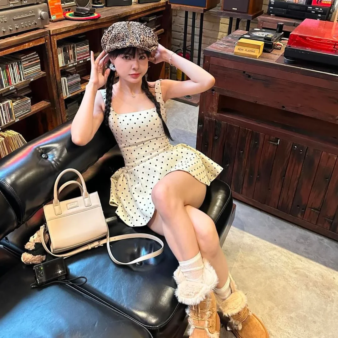 Photo 1 of Váy chấm bi ngắn kem Lsoul size M