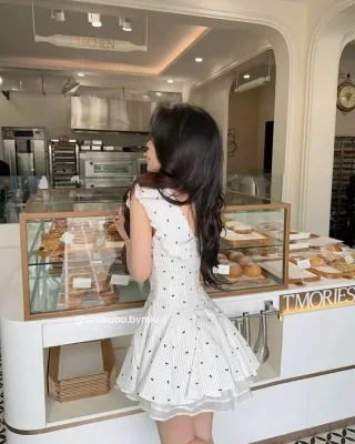 Photo 3 of Váy mini trắng nữ dáng xòe dễ thương