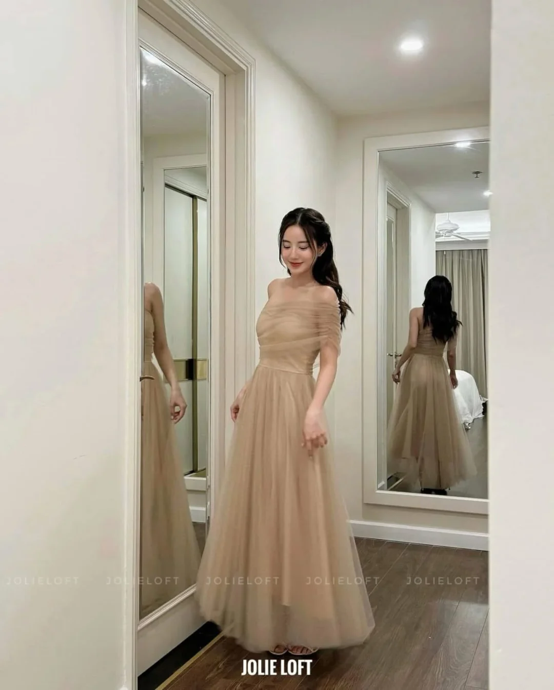 Ảnh 1 của Váy dạ hội voan trễ vai beige nữ
