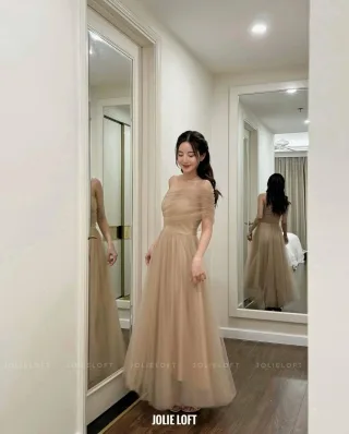 Ảnh 1 của Váy dạ hội voan trễ vai beige nữ
