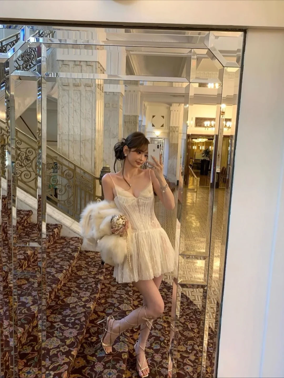 Photo 9 of Đầm ren tulle kem Ononmade nữ