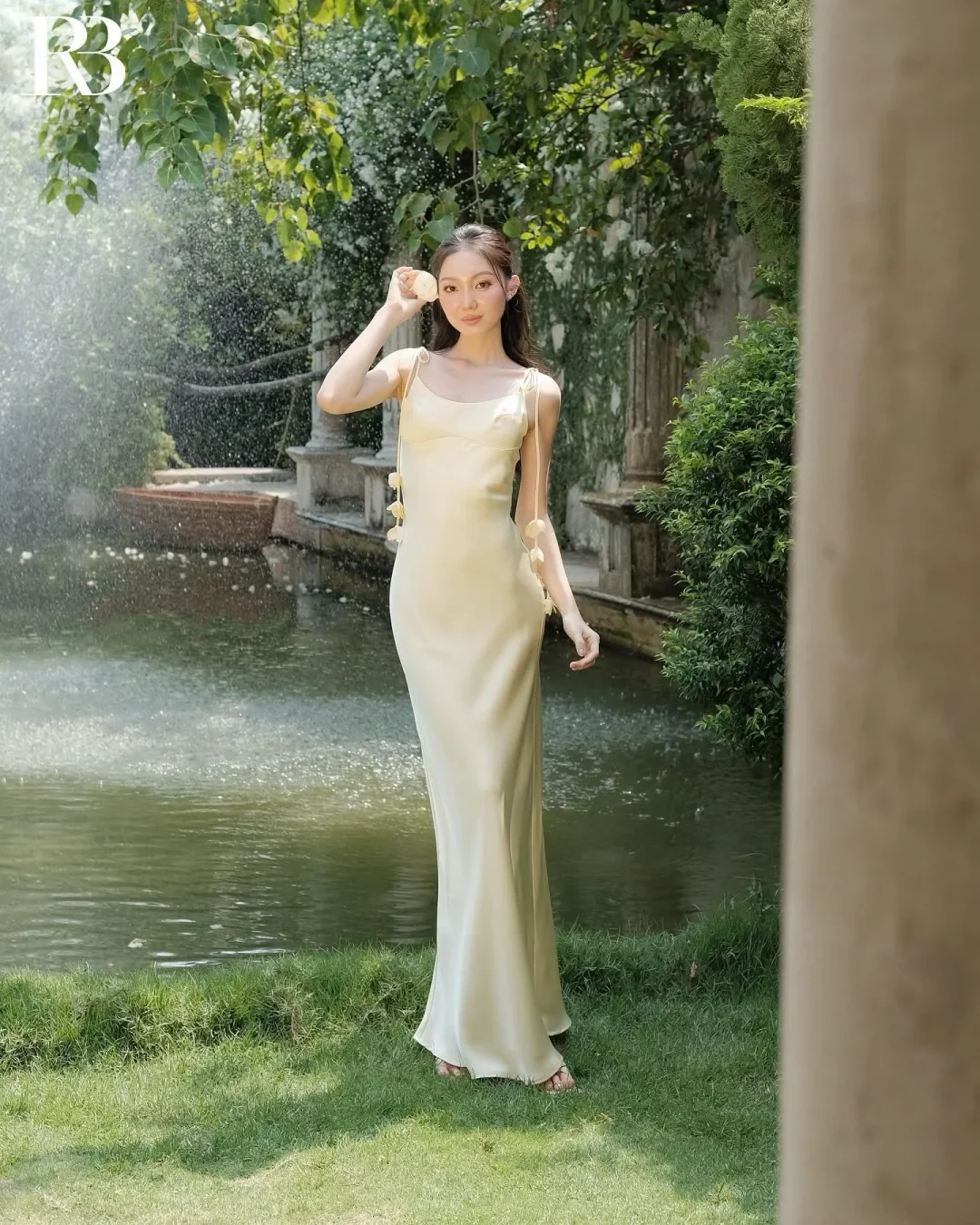 Ảnh 1 của Váy dài satin kem Rubies size S