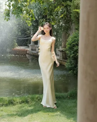 Ảnh 1 của Váy dài satin kem Rubies size S