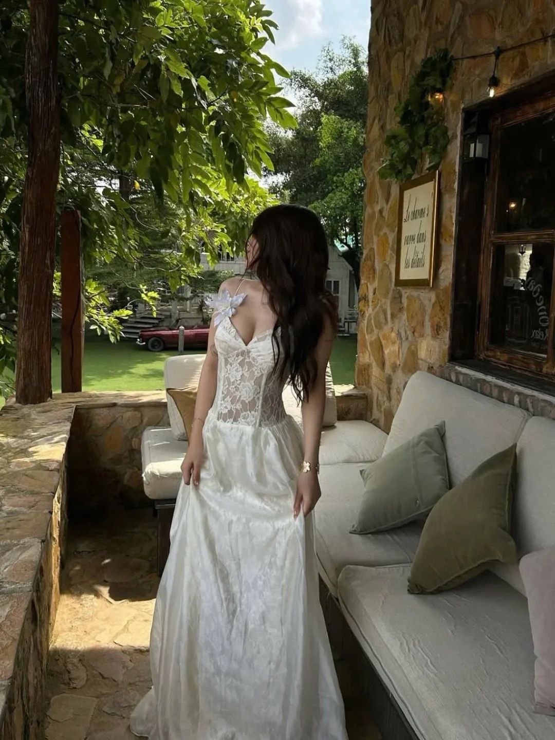 Photo 9 of Váy dạ hội ren corset trắng Amelie