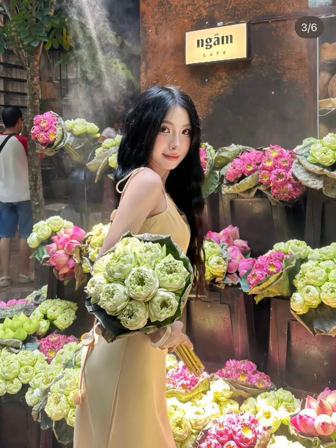 Ảnh 7 của Váy lụa hai dây dài vàng Rubies size S