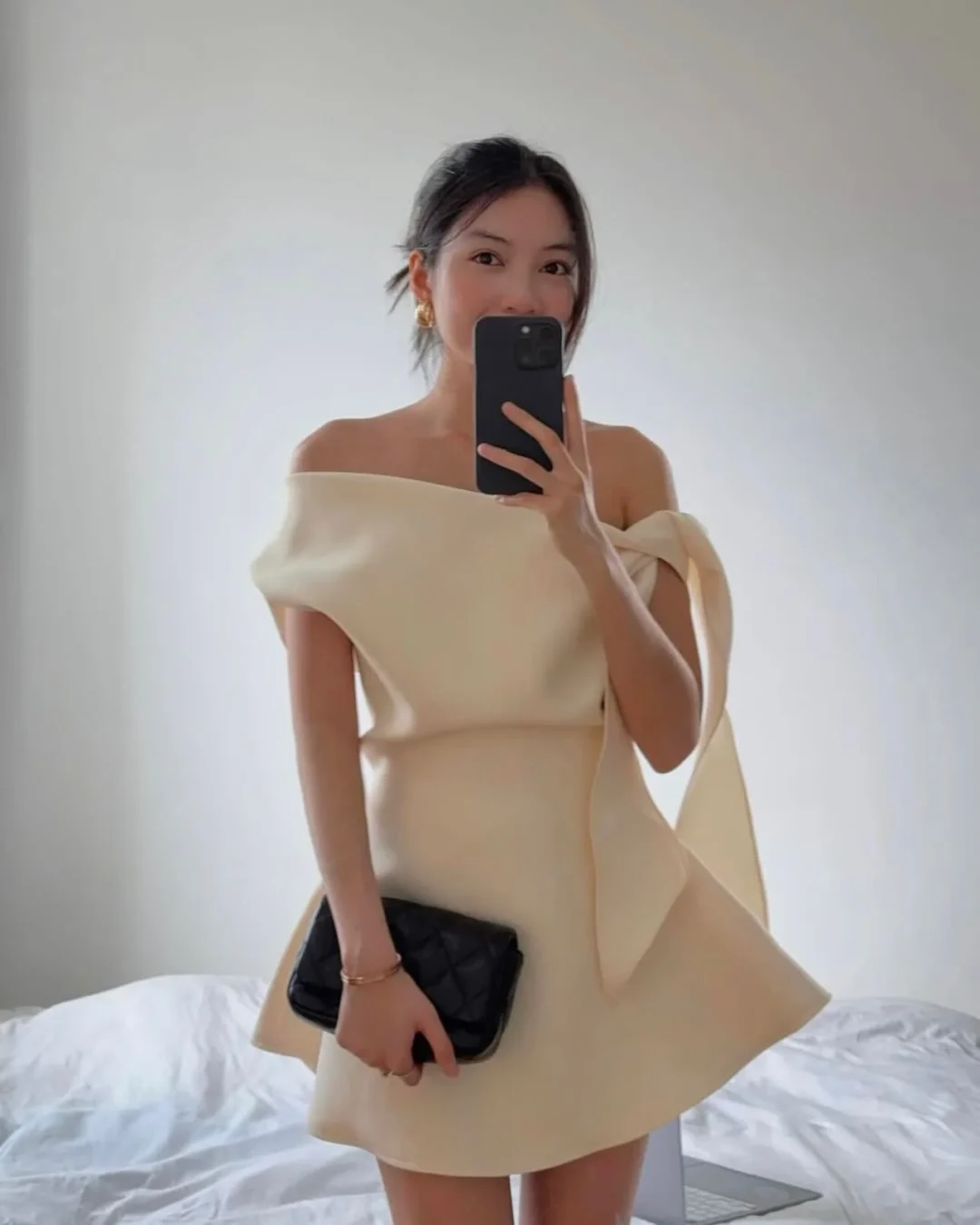 Ảnh 1 của Đầm trễ vai nơ lớn màu kem LANE JT