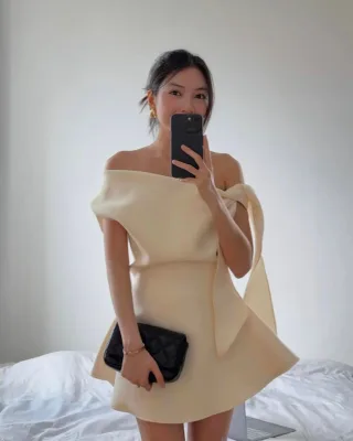 Ảnh 1 của Đầm trễ vai nơ lớn màu kem LANE JT