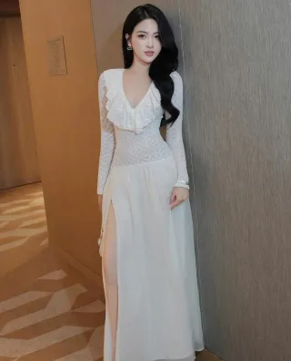 Ảnh 4 của Đầm ren maxi xanh nhạt Monico tay dài