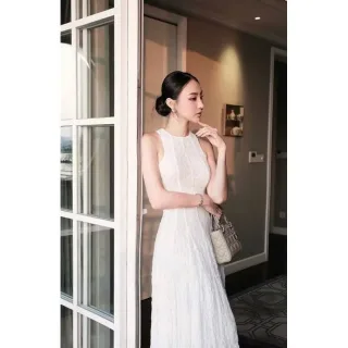 Photo 3 of Váy ren maxi trắng nữ thanh lịch