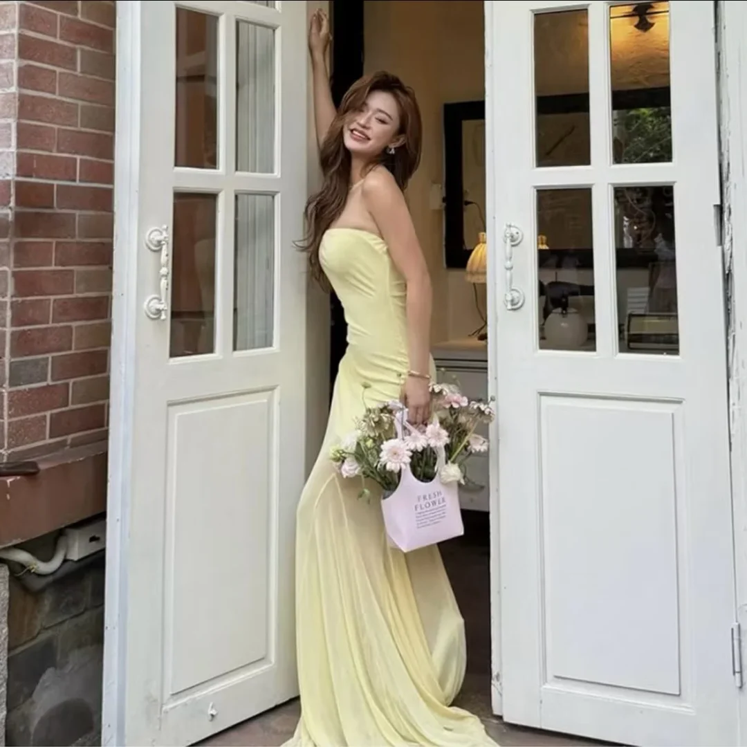 Photo 3 of Váy dạ hội vàng size M sang trọng