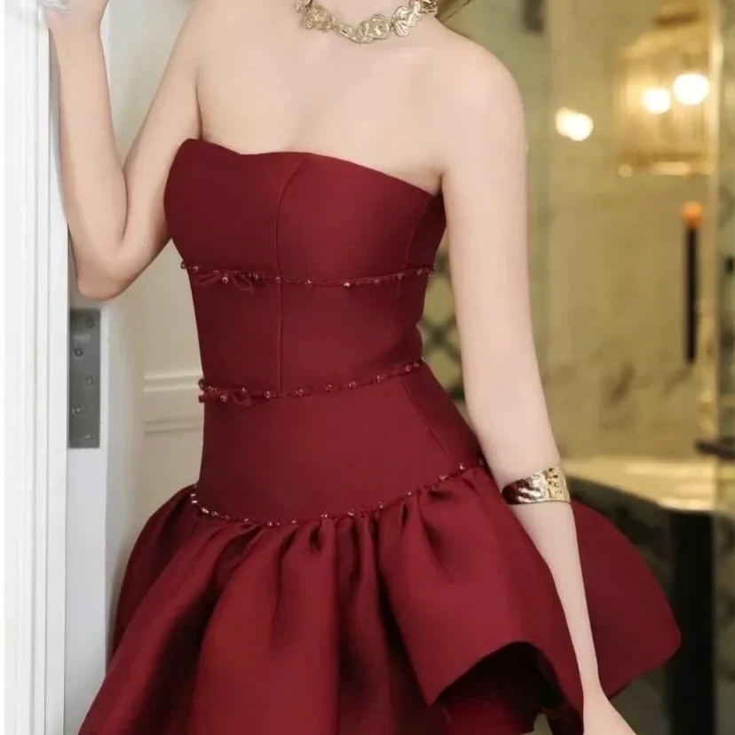 Photo 3 of Đầm cúp ngực peplum đỏ rượu vang