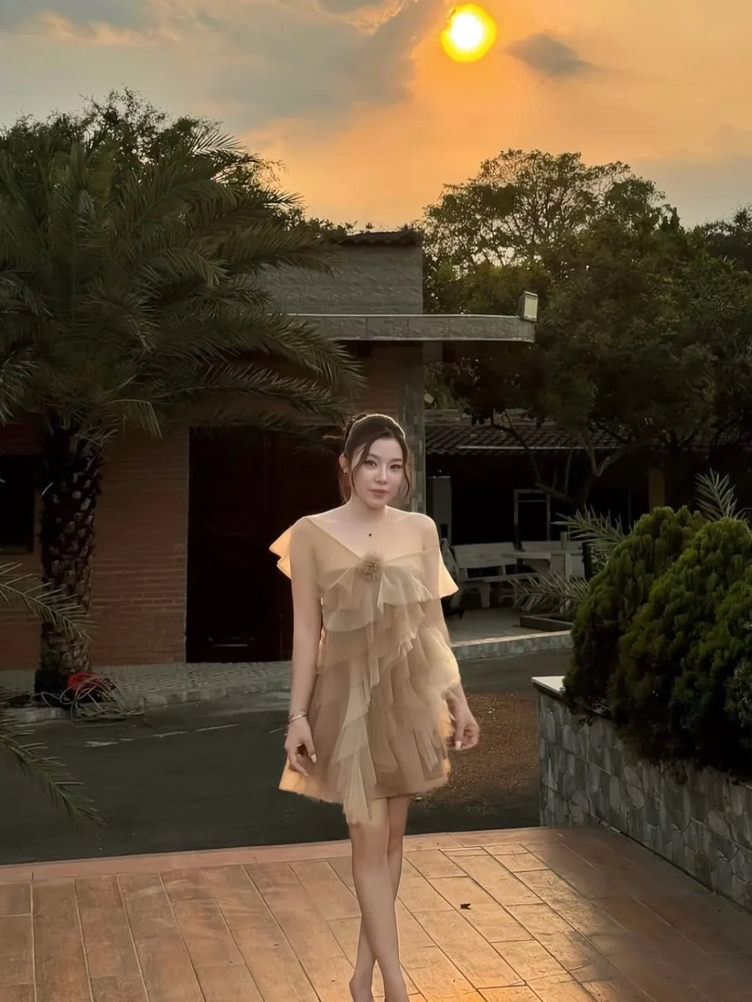 Photo 9 of Đầm voan be xếp lớp nữ sang trọng