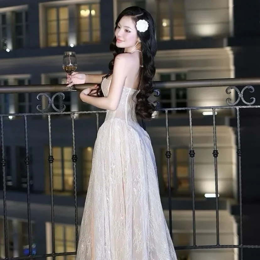 Ảnh 2 của Váy ren trắng dạ hội strapless nữ