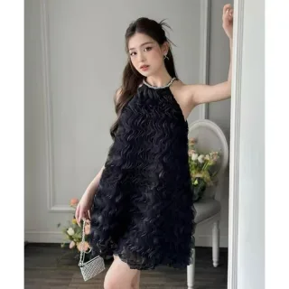 Photo 2 of Đầm ngắn đen cổ yếm nhún bèo nữ