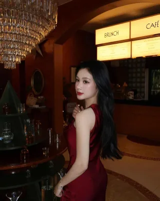 Photo 3 of Đầm lụa đỏ Fetish không tay size S
