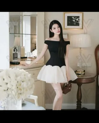Ảnh 2 của Đầm ngắn trễ vai đen trắng nữ tính