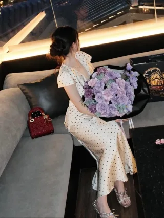 Ảnh 1 của Váy lụa chấm bi trắng nữ thanh lịch