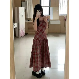Photo 2 of Váy maxi caro đỏ đô hai dây nữ