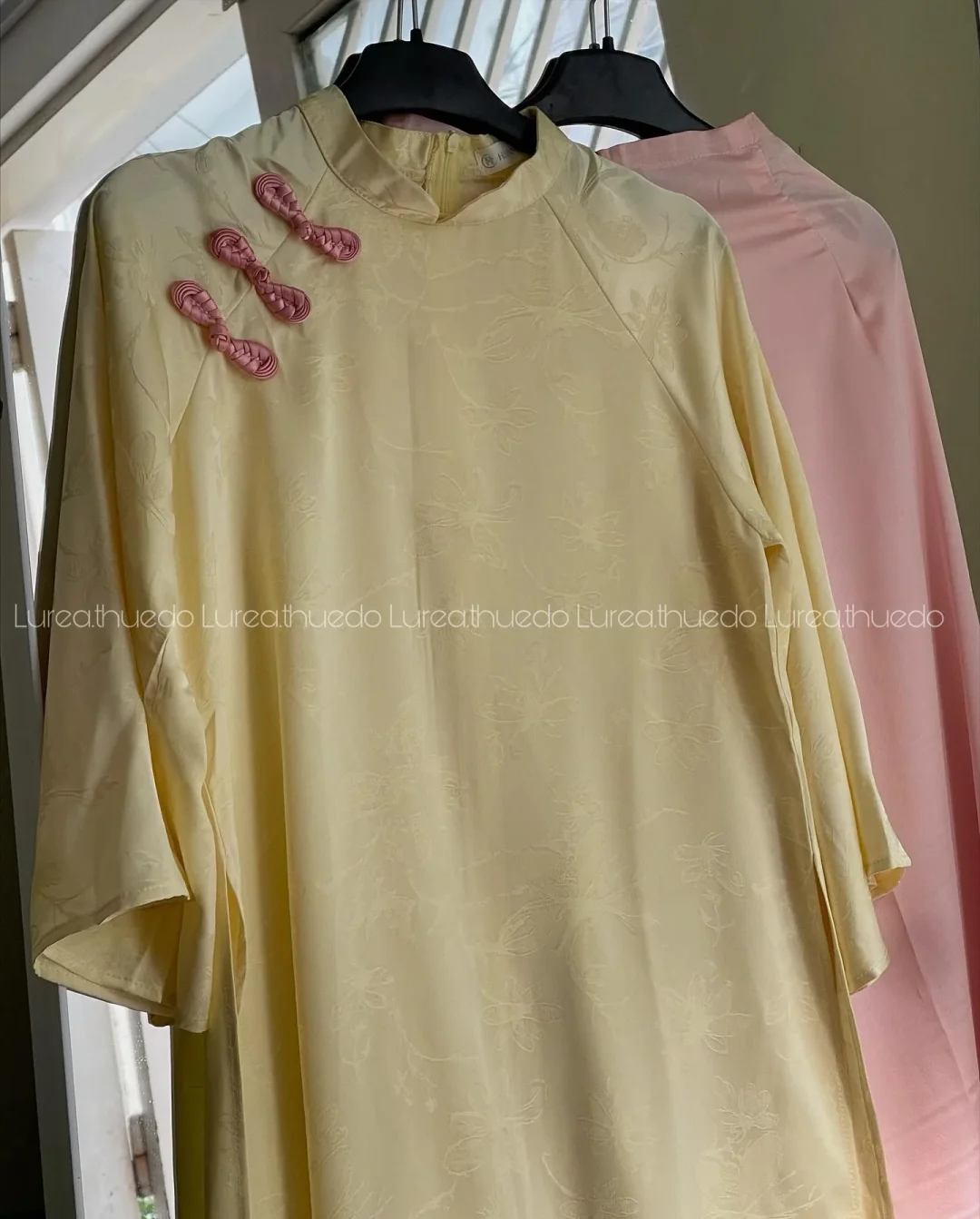 Photo 5 of Áo Dài Nữ Truyền Thống Nhiều Màu Cho Thuê
