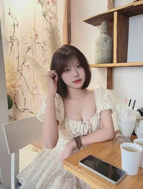 Ảnh 1 của Váy hoa nữ cổ vuông pastel xinh xắn