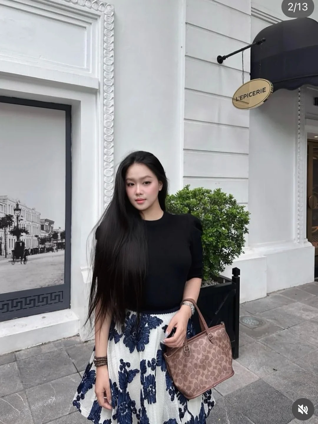 Photo 1 of Chân váy hoa nữ midi trắng xanh Luyuanr