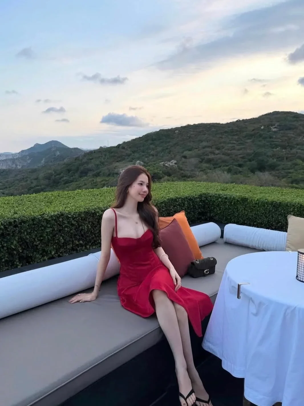 Ảnh 3 của Đầm đỏ hai dây lụa Charmanine nữ