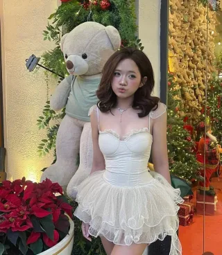 Ảnh 2 của Đầm tutu trắng corset công chúa nữ