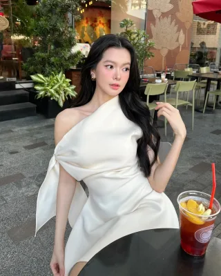 Photo 1 of Đầm satin một vai nơ trắng Lane JT