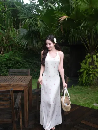 Ảnh 4 của Váy maxi lụa hoa nhí hai dây nữ