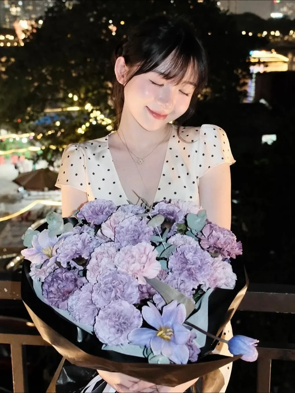Ảnh 5 của Váy lụa chấm bi trắng nữ thanh lịch