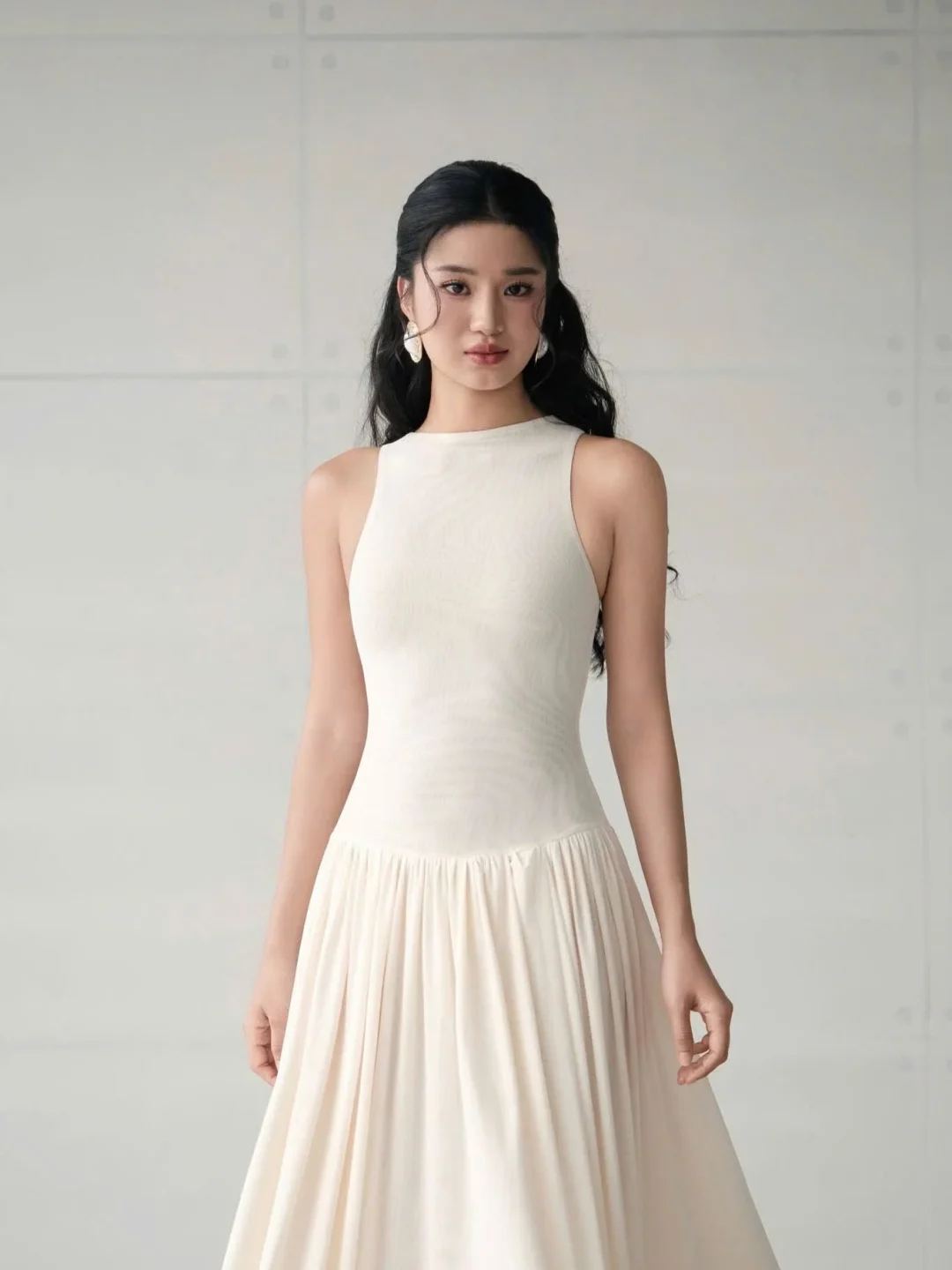 Photo 3 of Set váy maxi trắng kem Deliciae size S
