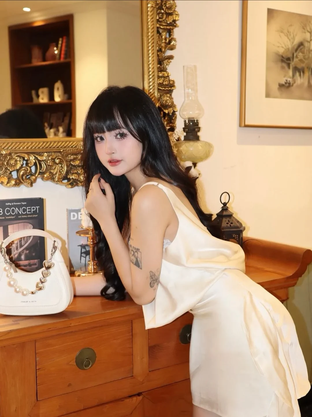 Ảnh 4 của Đầm satin ren hai dây Kaiiros màu kem