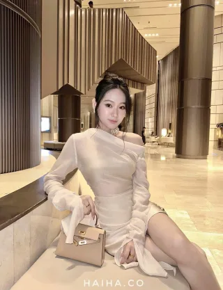 Photo 4 of Set áo váy lệch vai kem HAI HA