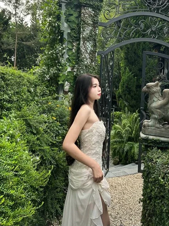 Ảnh 1 của Váy cưới trắng strapless ren nữ