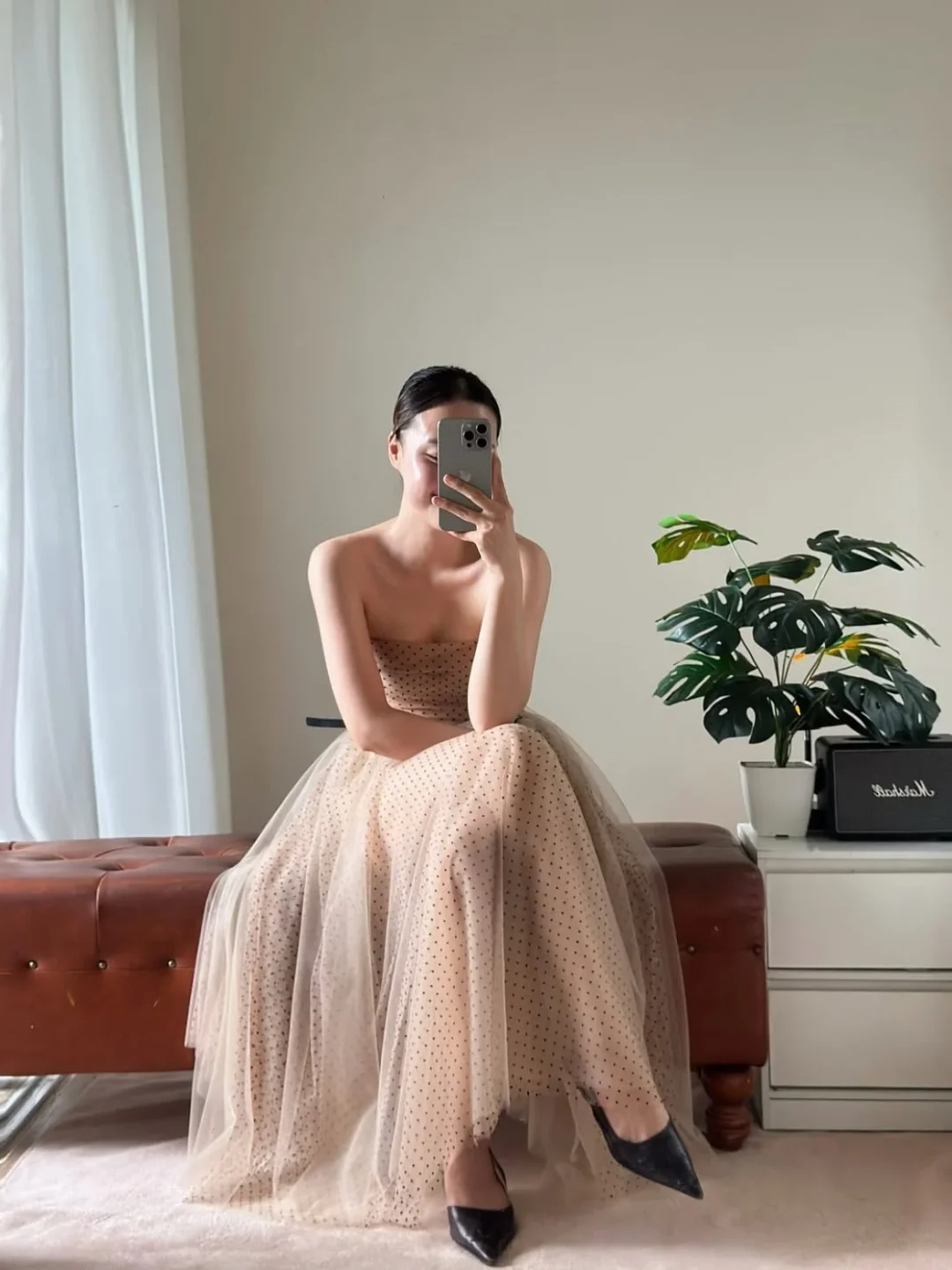 Ảnh 2 của Đầm dạ hội strapless chấm bi nude Ouch.Ic