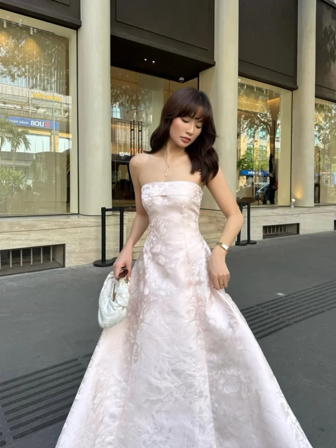 Ảnh 5 của Đầm strapless ren hoa hồng Fini8