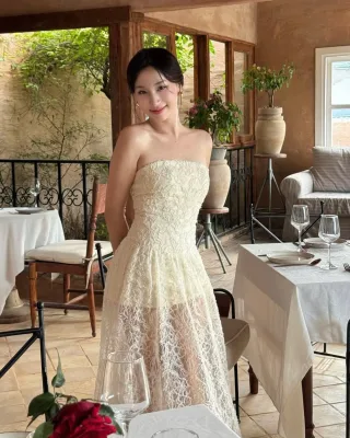 Ảnh 1 của Váy ren cúp ngực kem trắng Noon.tillmoon