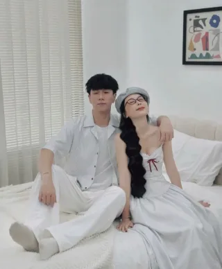 Photo 2 of Đầm maxi trắng hai dây nữ