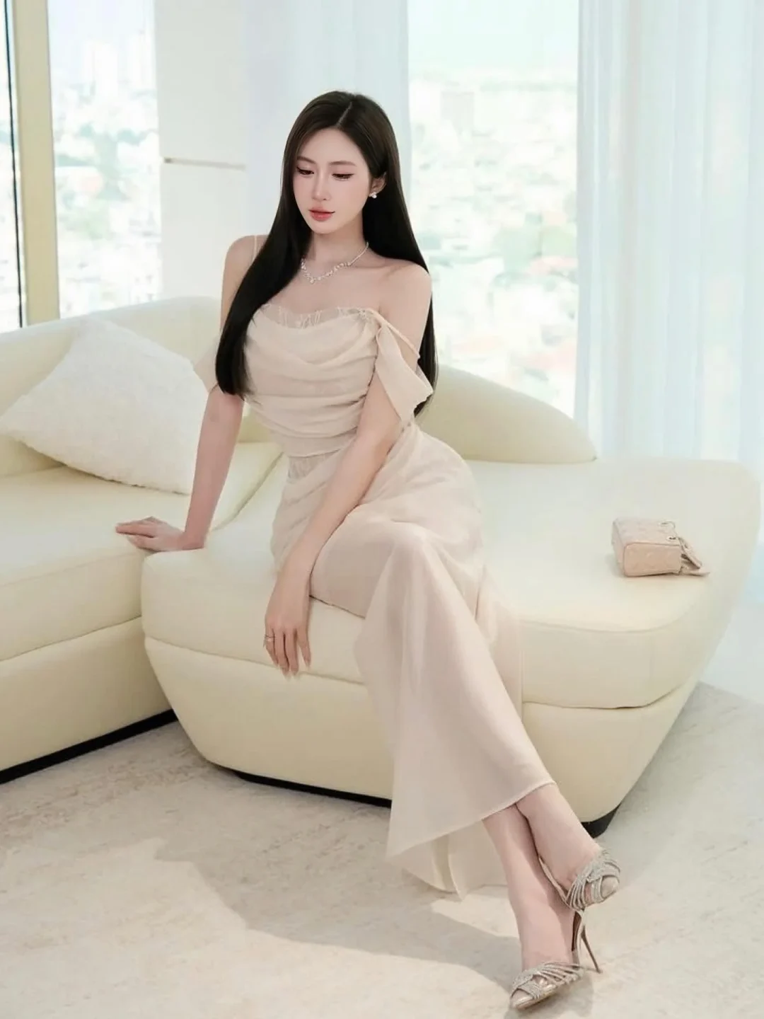 Photo 1 of Váy midi lụa be quây vai KHIẾT