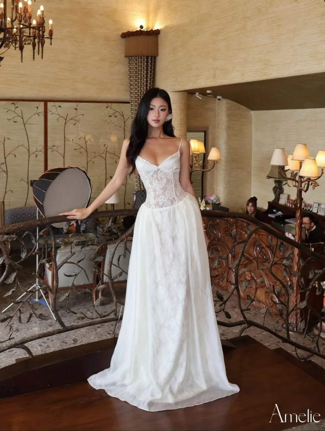 Photo 4 of Váy dạ hội ren corset trắng Amelie