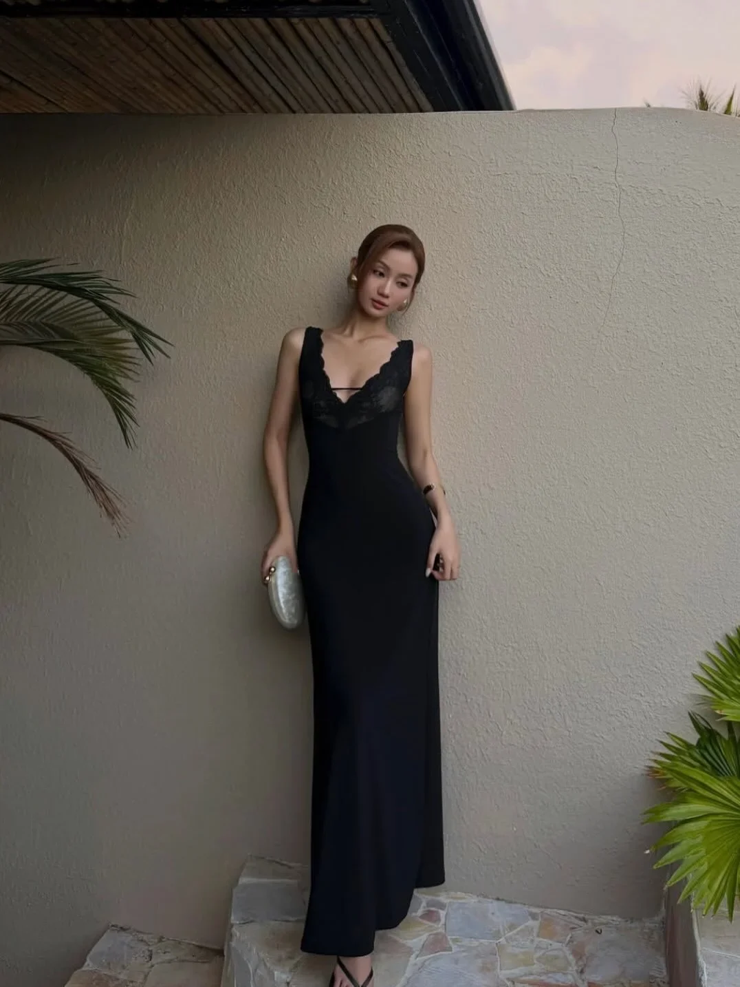 Photo 1 of Đầm bodycon ren đen Viibodysuit size S