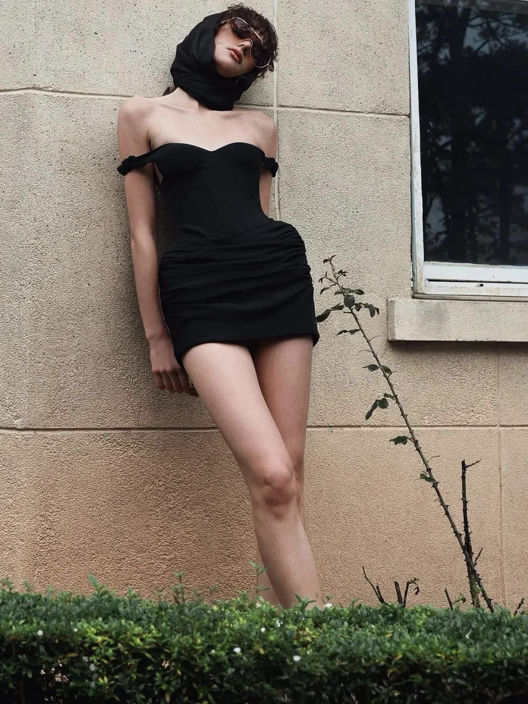 Photo 5 of Đầm corset đen ngắn Ononmade size M