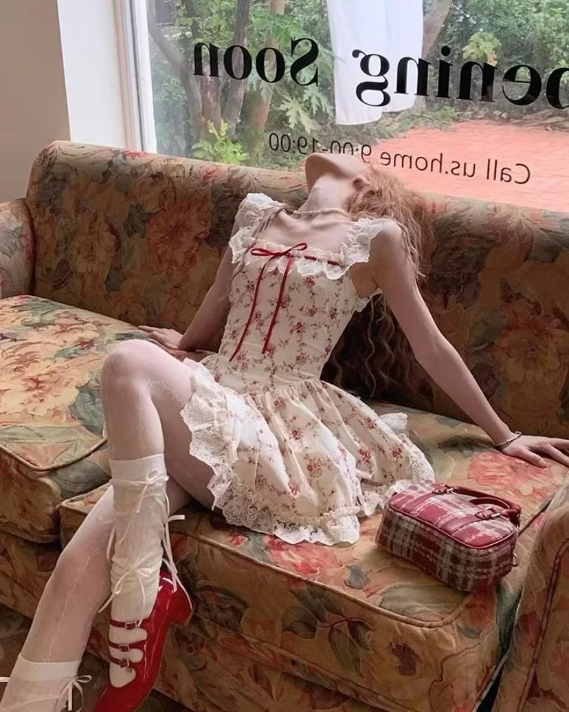 Photo 2 of Váy ngắn hoa nhí ren trắng babydoll