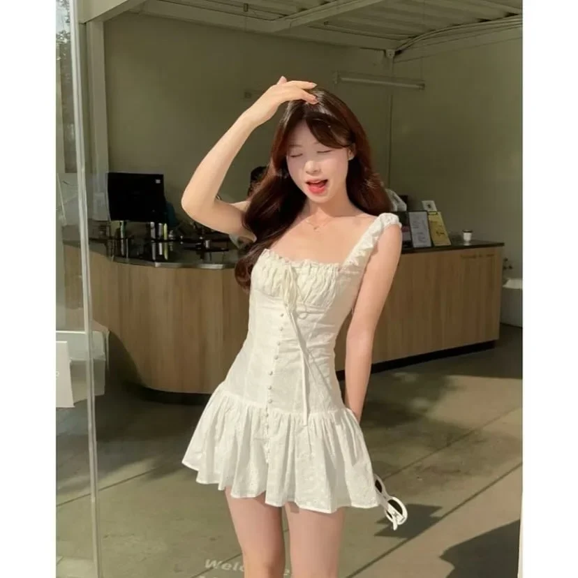 Ảnh 2 của Đầm trắng ngắn ren bèo nhún nữ