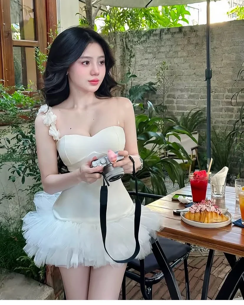 Ảnh 3 của Đầm trắng corset tutu mini nữ